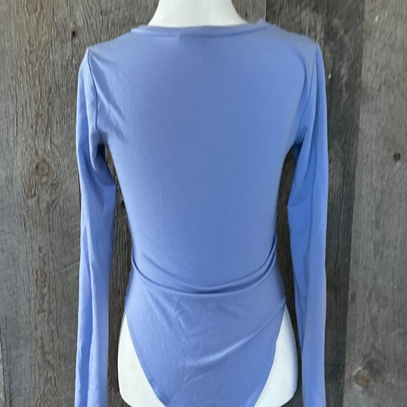 Long Sleeve Bodysuit V-neck Button - Picture 3 of 4